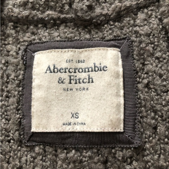 Abercrombie & Fitch Boucle Yarn Pocket Cardigan in Light Brown Size XS - Picture 8 of 13